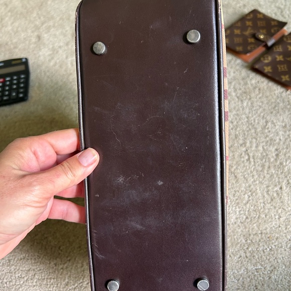 Burberry hand bag. - Picture 9 of 10